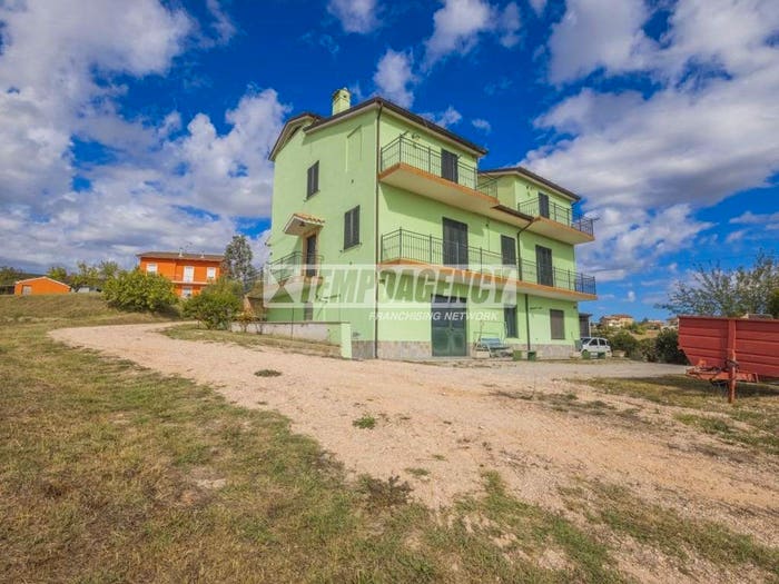 Casa con 6 locali in vendita in Contrada Macarre, Mogliano