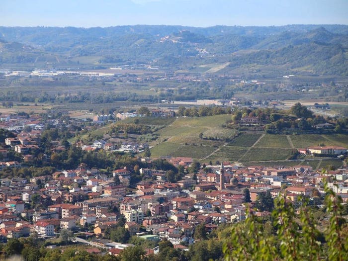 Casa bilocale in vendita in Frazione Como, Località Serre Madonna di Como, Alba