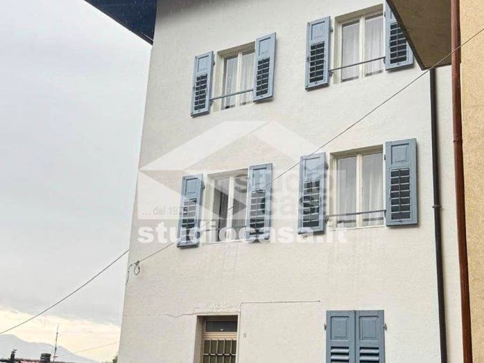 Casa con 6 locali in vendita in Piazza, Terragnolo
