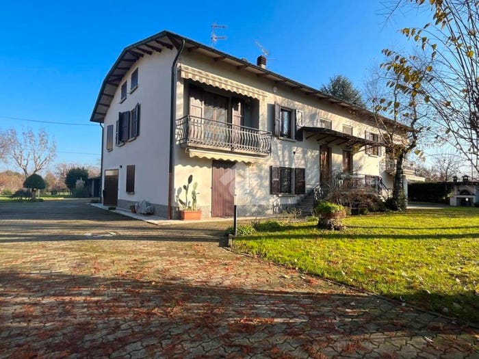 Casa con 6 locali in vendita in Via Della Repubblica, Centro, Cavriago