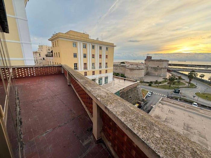 Casa con 6 locali in vendita in Via Nazario Sauro, Centro Storico Pirgo Odescalchi, Civitavecchia