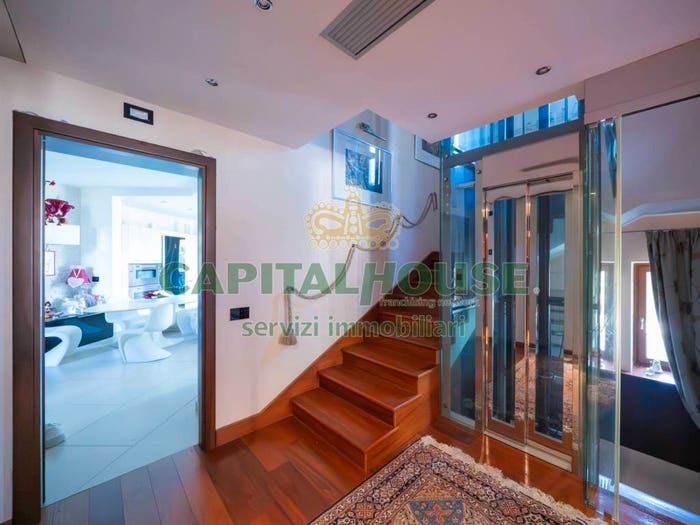 Casa con 6 locali in vendita in Via Michele Fiorillo, San Leucio Briano, Caserta