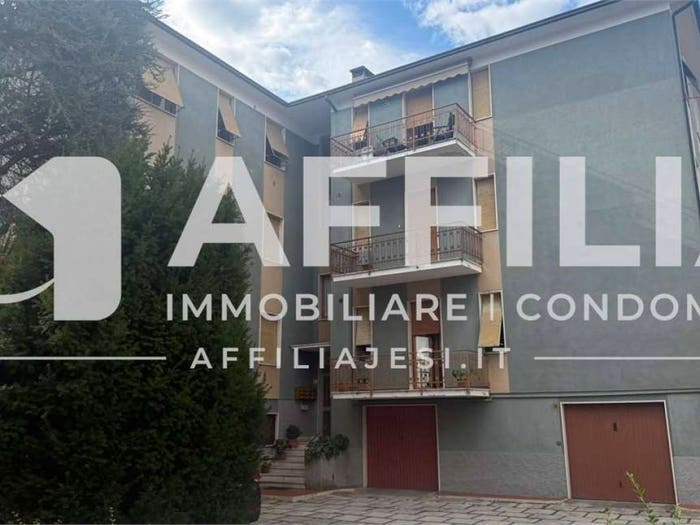 Appartamento con 5 locali in vendita in Via Paradiso, Tabano Montecappone, Jesi