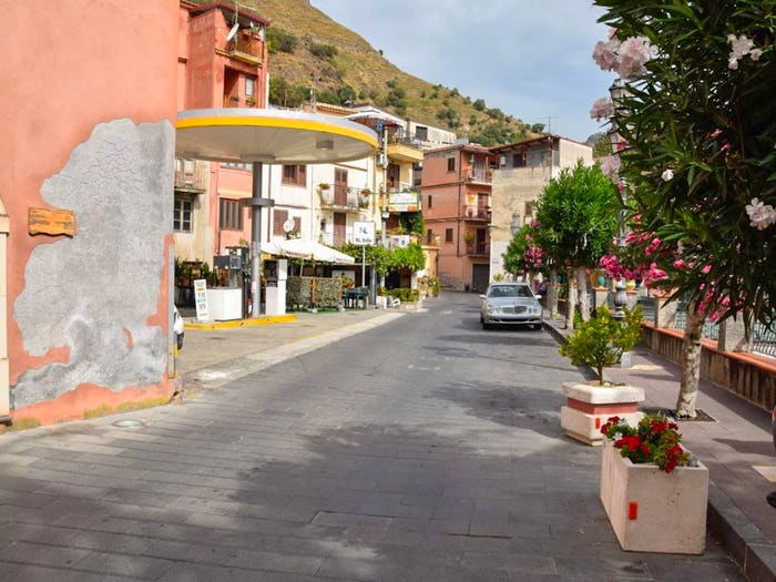 Casa quadrilocale in vendita in Via Somalia, Melia, Mongiuffi Melia