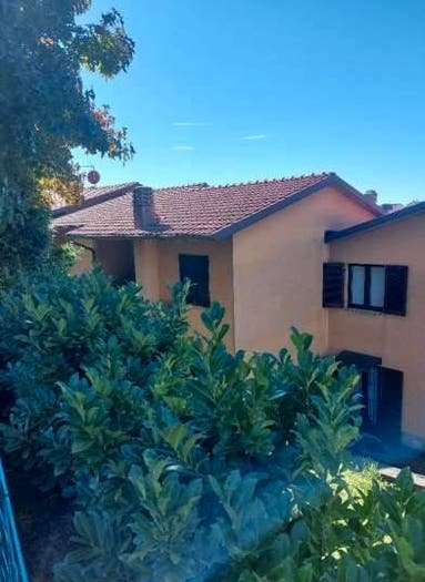 Casa con 6 locali in vendita in Via Giuseppe Parini, Nobile Monguzzo, Monguzzo