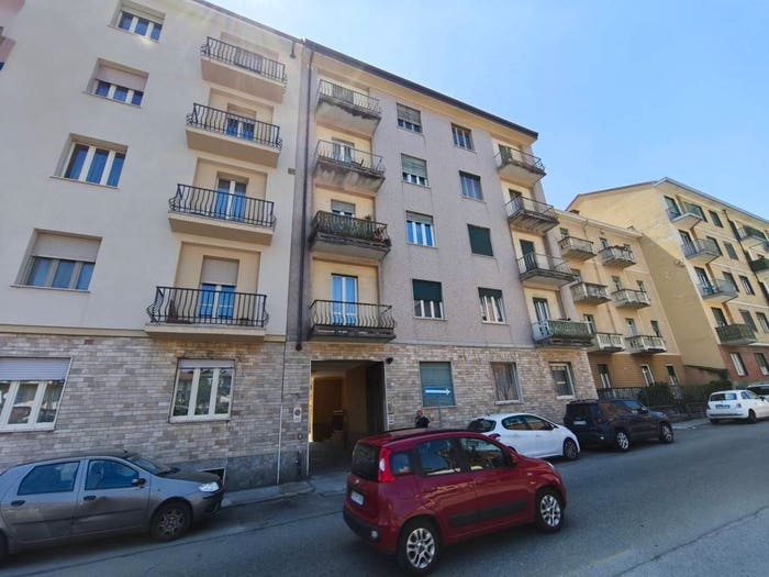 Appartamento quadrilocale in vendita in Via Enrico Cravero, Centro, Pinerolo