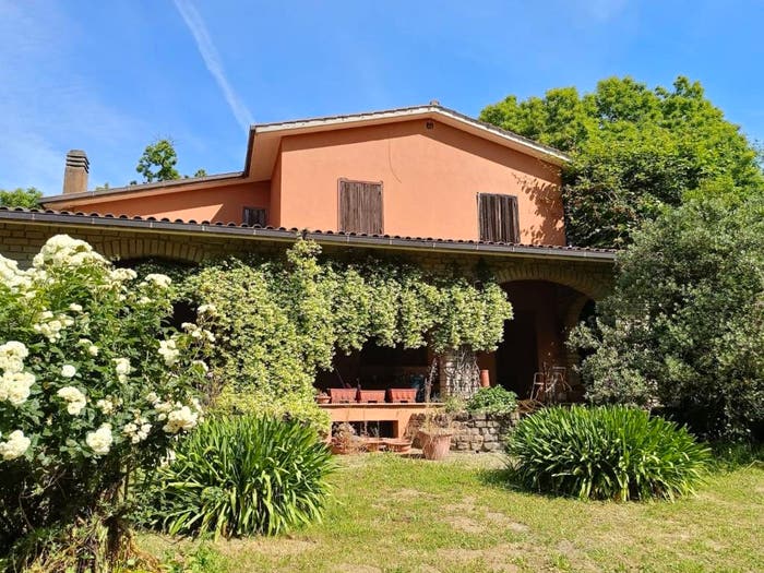 Casa con 6 locali in vendita in Via Caprarola, Ronciglione