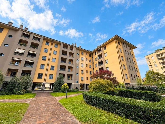 Appartamento trilocale in affitto in Via Amundsen, Viale Libertà, Monza