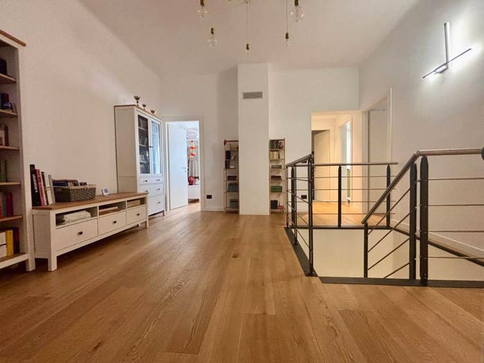 Appartamento trilocale in vendita in Via Trieste, Albaro, Genova