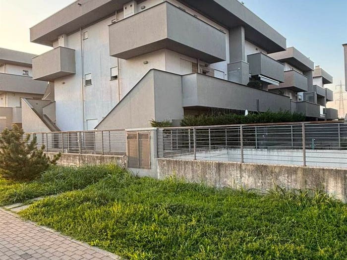 Appartamento trilocale in vendita in VIA PAPA GIOVANNI PAOLO II, Roncello
