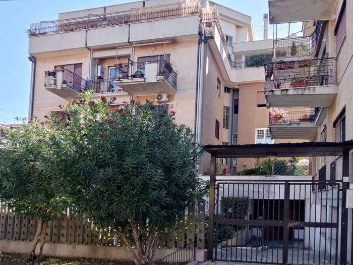 Appartamento trilocale in vendita in Via Panaro, Zona Stadio La Fonte, Monterotondo