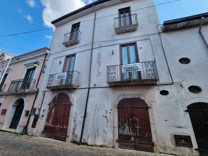 Appartamento con 6 locali in vendita in Via Malta, Montefalcione