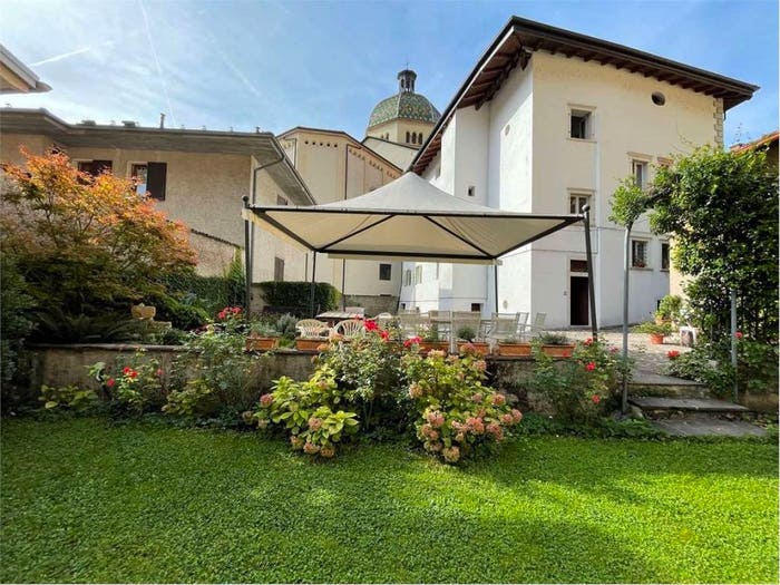 Casa con 6 locali in vendita in via Alessandro Manzoni, Centro, Mezzocorona