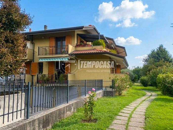 Appartamento trilocale in vendita in Via S Eurosia, Campofiorenzocalifornia, Casatenovo