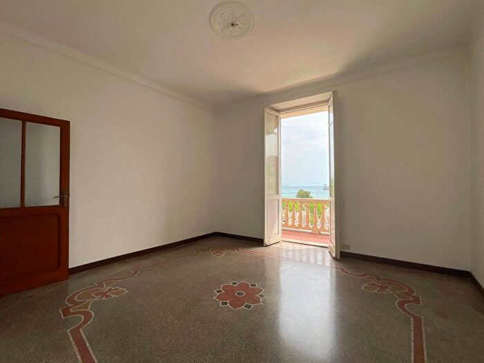 Appartamento quadrilocale in vendita in Via Aurelia, Vado Centro, Vado Ligure