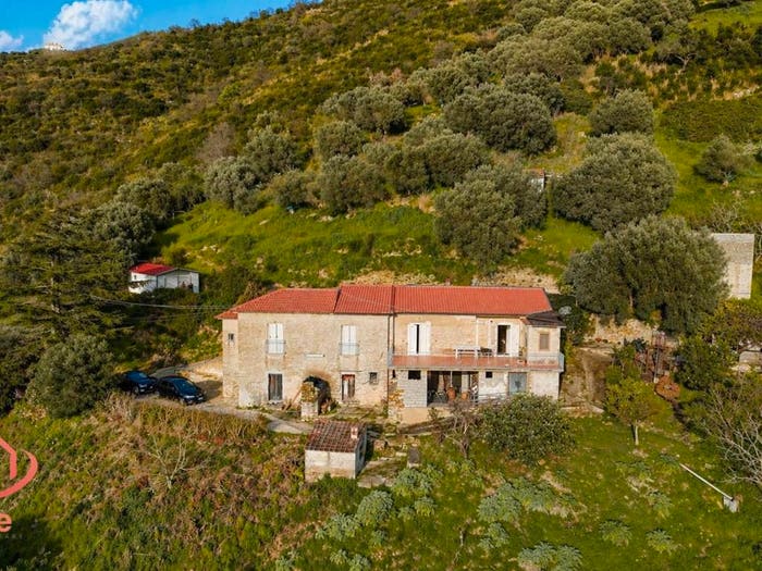 Casa con 6 locali in vendita in Via Santa Croce, Castellabate