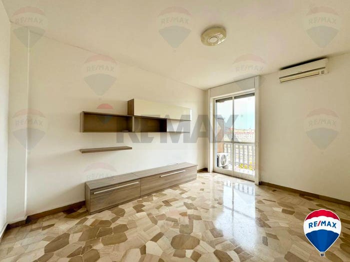 Appartamento trilocale in affitto in Via Ferrante Aporti, Pasteur, Milano