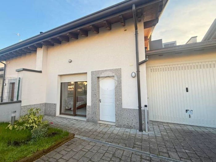 Casa trilocale in vendita in Via Resegone, Canonica, Triuggio