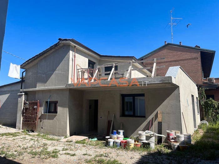 Casa quadrilocale in vendita in VIA MONTE SAN MICHELE, Fontanella