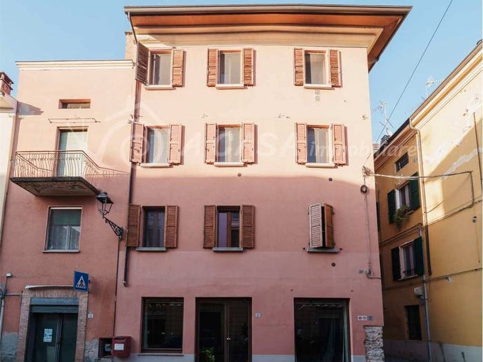 Appartamento trilocale in vendita in via garibaldi, Centro, Sala Baganza