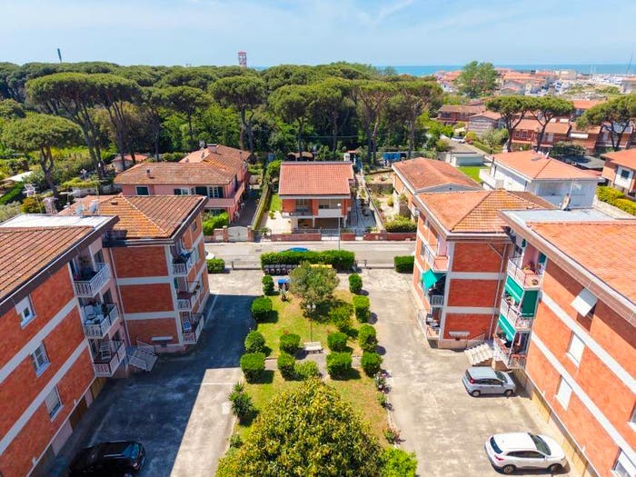 Appartamento quadrilocale in vendita in Via Vivaldi, Marina di Pisa, Pisa