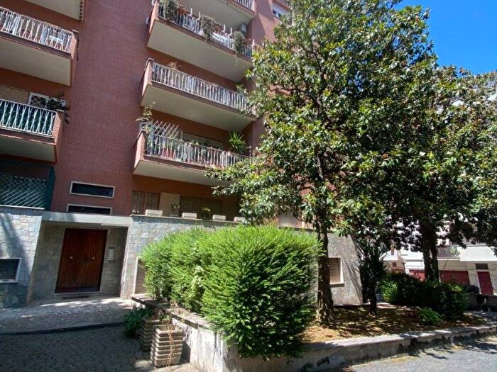 Appartamento con 5 locali in vendita in Viale delle Medaglie d'Oro, Medaglie d'Oro, Roma
