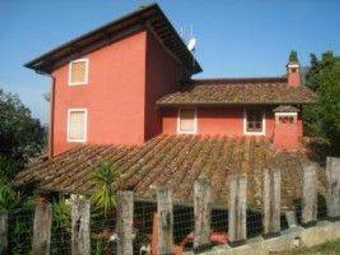 Casa con 6 locali in vendita in Camaiore Paese, Camaiore