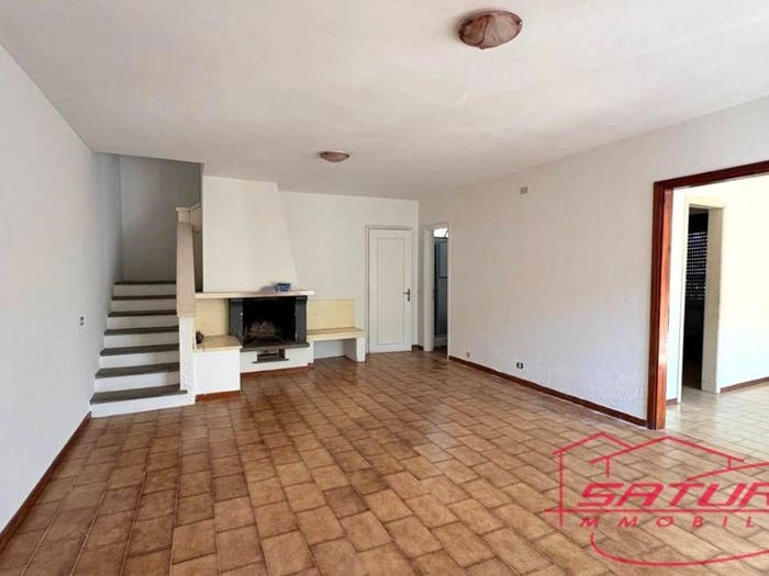Casa con 5 locali in vendita in Via della Chiesa di Nave, Nave, Lucca