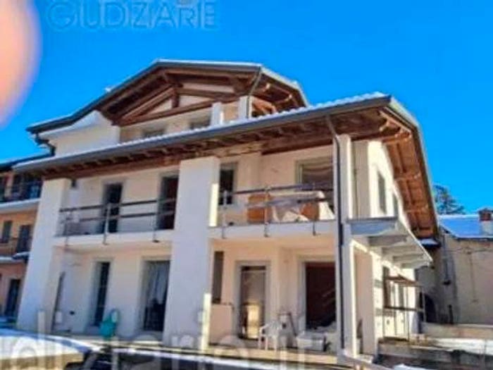 Casa con 6 locali in vendita in Via Borromeo, Veruno, GatticoVeruno