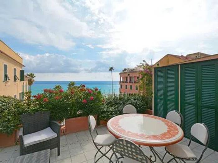 Appartamento trilocale in vendita in Via Dante Alighieri, Laigueglia