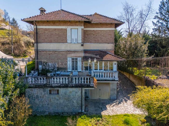 Casa con 6 locali in vendita in Strada Bionzo, Costigliole d'Asti