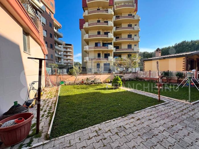 Casa con 6 locali in vendita in Via Cesare Battisti, Lungomare Marconi, Alba Adriatica