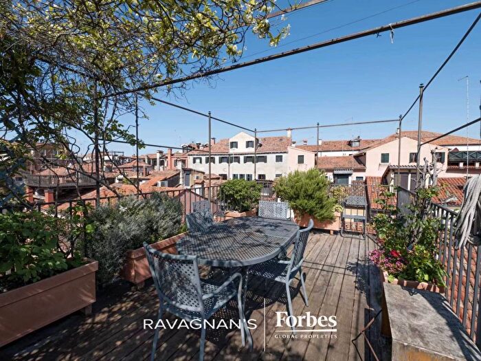 Appartamento con 5 locali in vendita in Guglie San Leonardo, Venezia