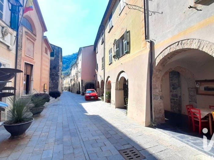 Appartamento quadrilocale in vendita in Via Tornatore, Zuccarello