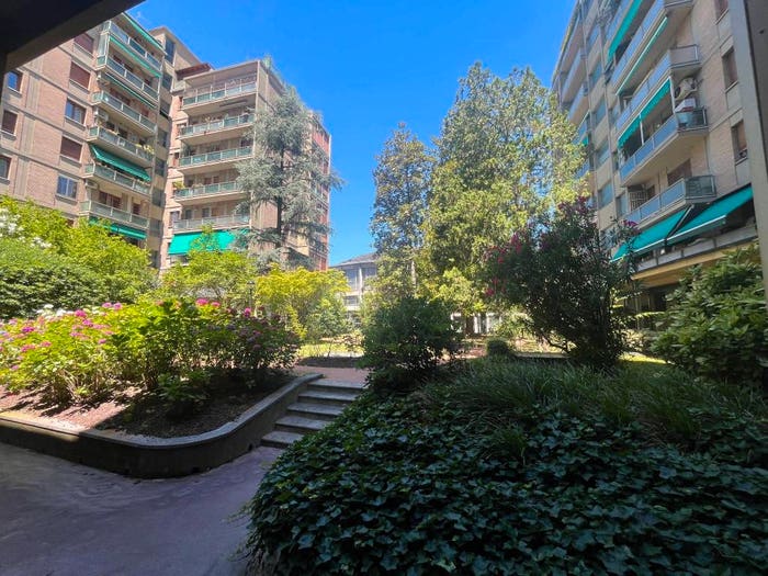 Appartamento con 5 locali in vendita in Via Ugo Lenzi, San Felice, Bologna