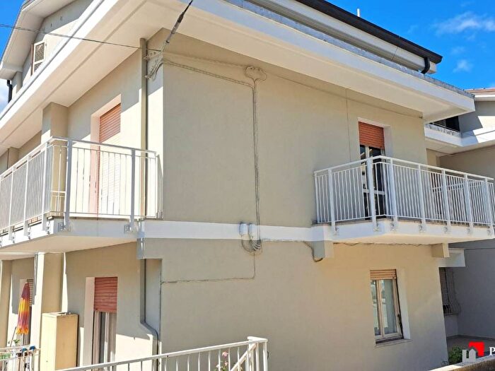 Appartamento con 5 locali in vendita in Cattabrighe Vismara, Pesaro