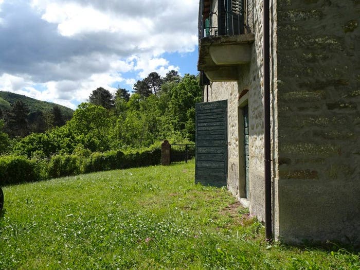 Casa con 6 locali in vendita in Strada Comunale di Garliano, Castel San Niccolò