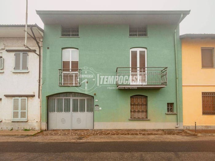Casa con 6 locali in vendita in Via Alagna, Centro, Garlasco
