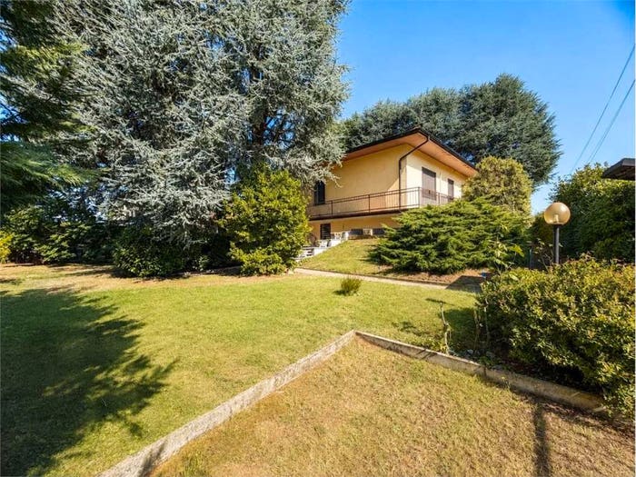 Casa trilocale in vendita in via Alessandro Manzoni, Buscate