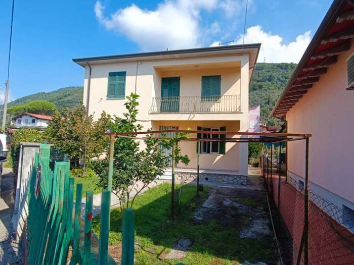 Casa con 5 locali in vendita in Mirteto, Massa