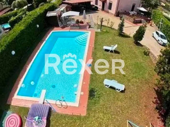 Casa con 6 locali in vendita in Via del Parco, Marlia, Capannori