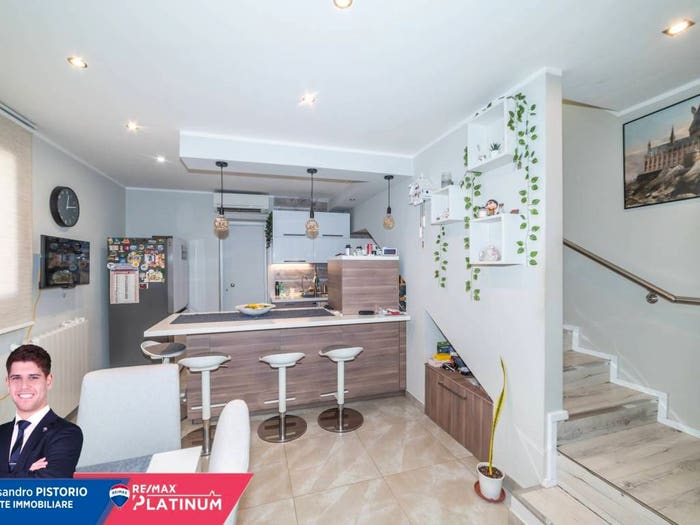 Casa con 5 locali in vendita in Barriera Leucatia, Catania