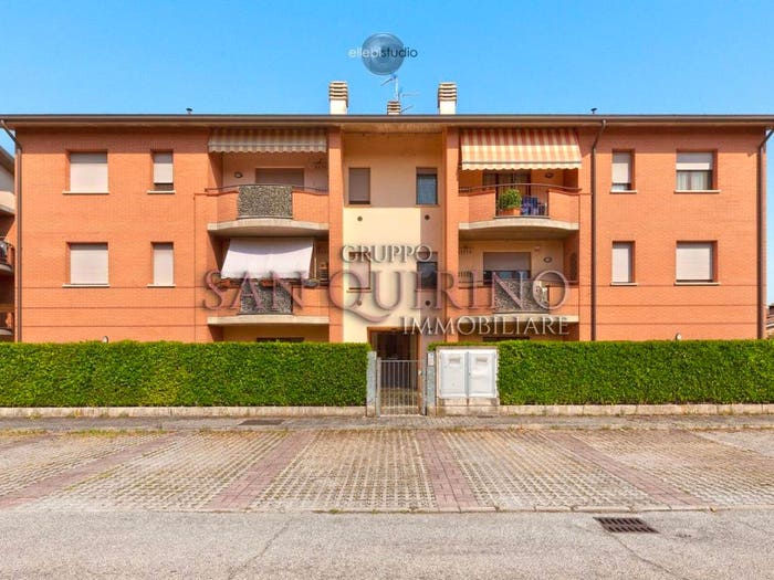 Appartamento quadrilocale in vendita in Via Don Pietro Andreoli, Centro, Guastalla