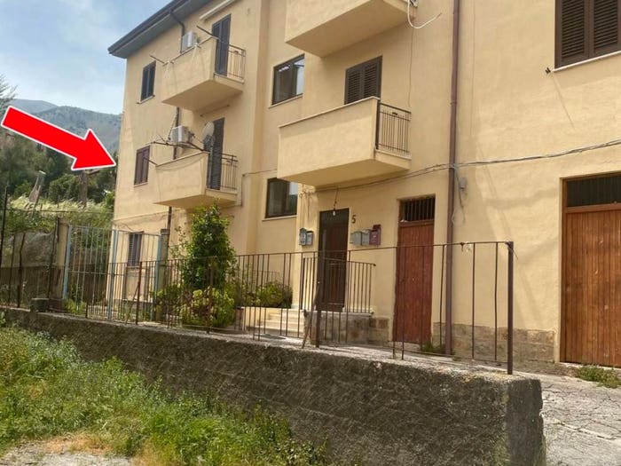 Appartamento trilocale in vendita in Via Giuseppe Mazzini, Castelbuono