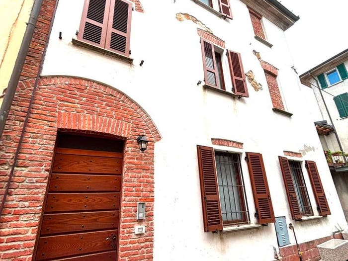 Casa trilocale in vendita in Via Colombaia, Centro, Rovescala