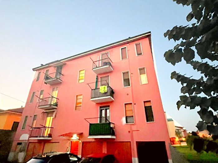 Appartamento trilocale in vendita in Via Felice Cavallotti, Revellino Campo Marte, Lodi