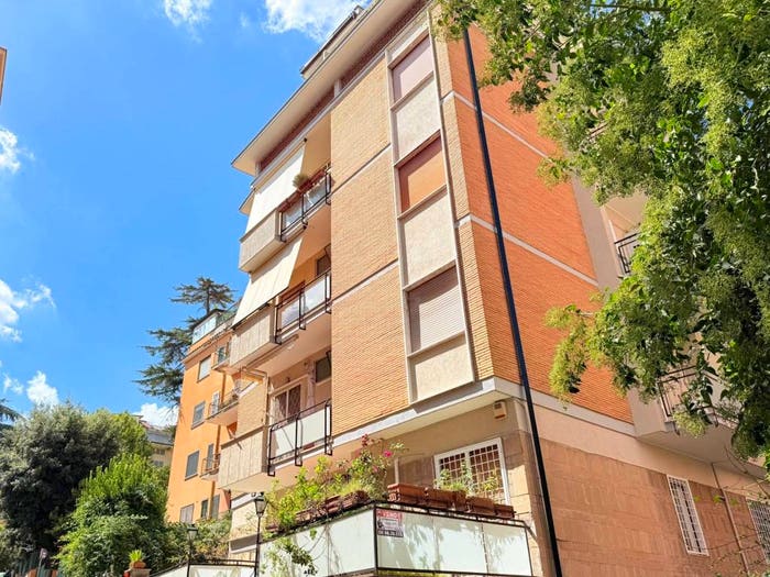 Appartamento trilocale in affitto in Via Molveno, Camilluccia Farnesina, Roma