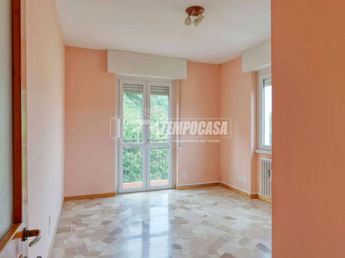 Appartamento trilocale in vendita in Viale dell'Ippodromo, Biumo Inferiore Superiore, Varese