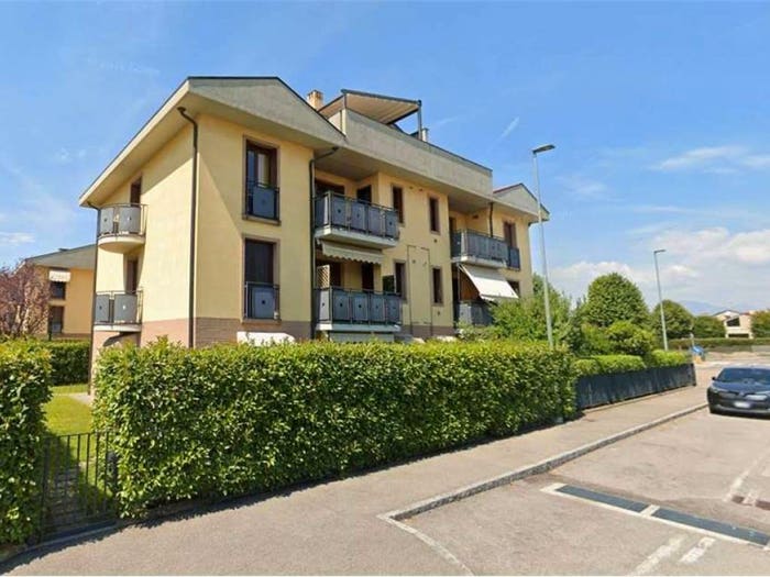 Appartamento trilocale in vendita in Via Giovanni Boccaccio, Azzano San Paolo