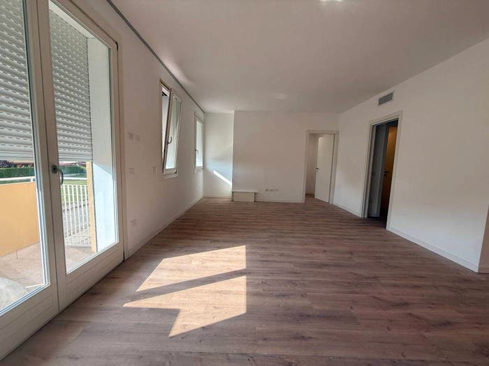 Appartamento trilocale in vendita in Via Giovanni XXIII, Bastia, Rovolon